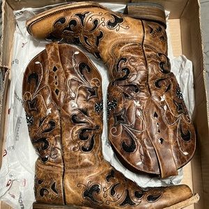 Corral boots